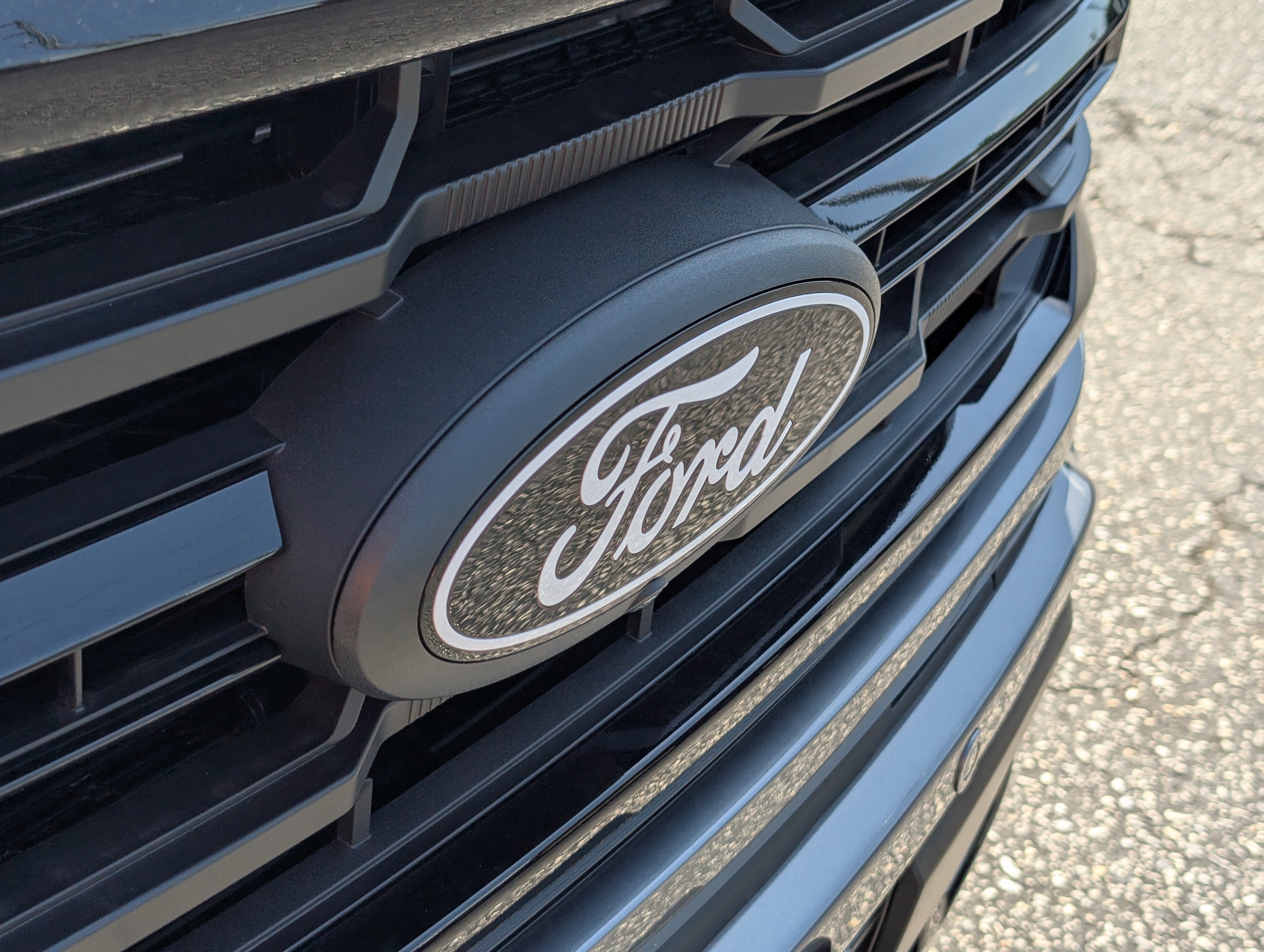New 2026 Carbonized Gray Metallic FORD XLT image 6