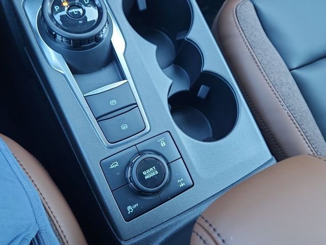 New 2025 Eruption Green Metallic Ford Outer Banks® image 20