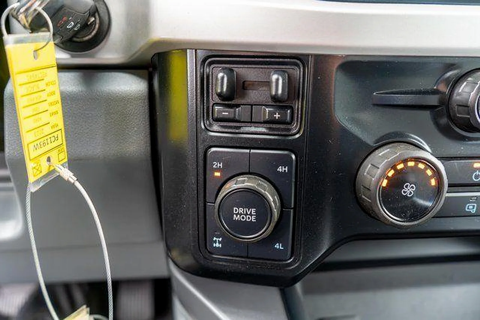 Used 2023 Agate Black Metallic Ford XLT image 24