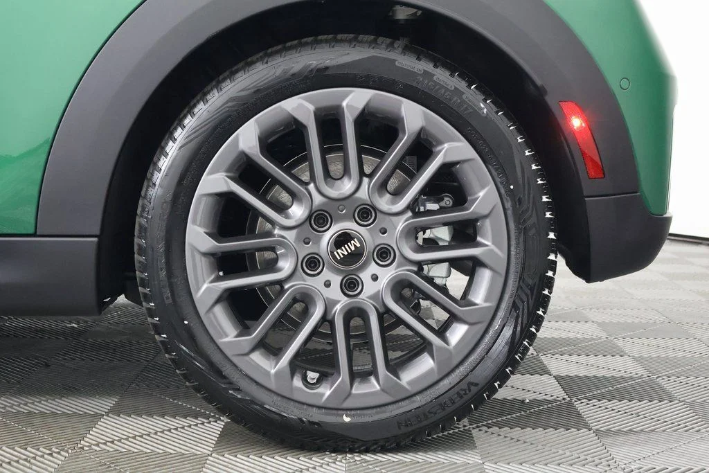 New 2026 British Racing Green MINI Signature Plus image 10
