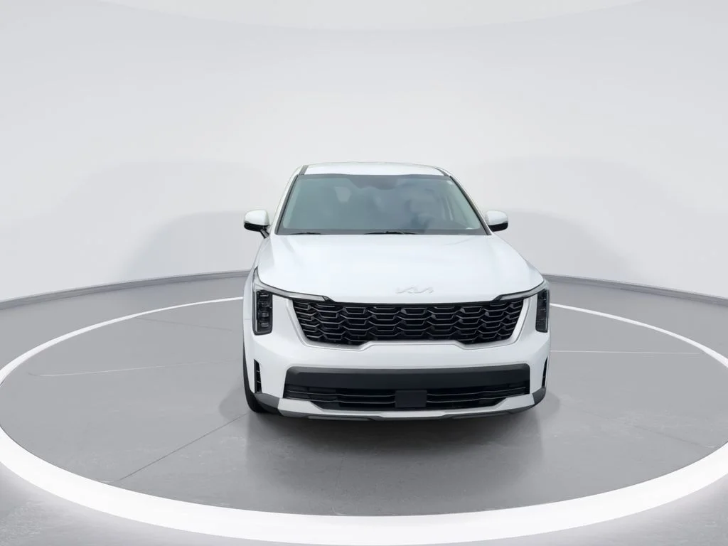 Used 2024 White Kia LX image 4