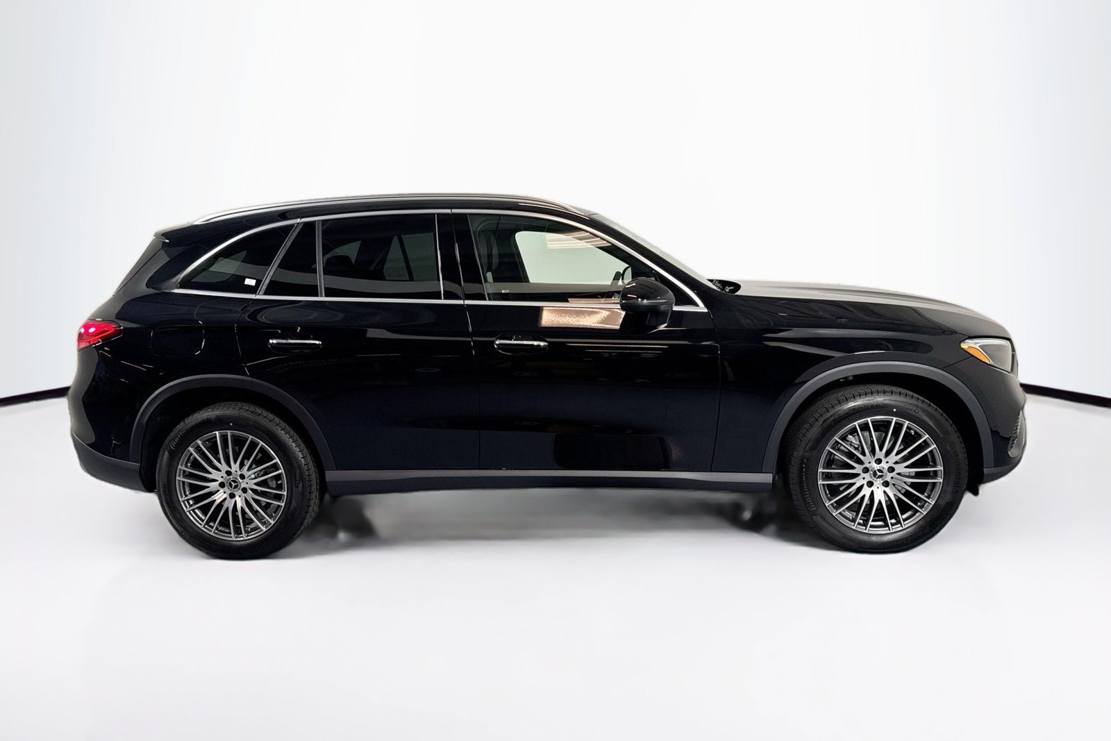 New 2026 Black Mercedes-Benz GLC 300 image 4