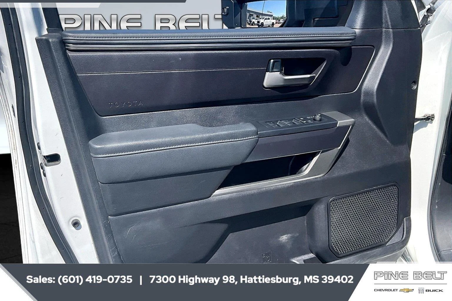 Used 2023 Ice Cap Toyota SR5 image 18