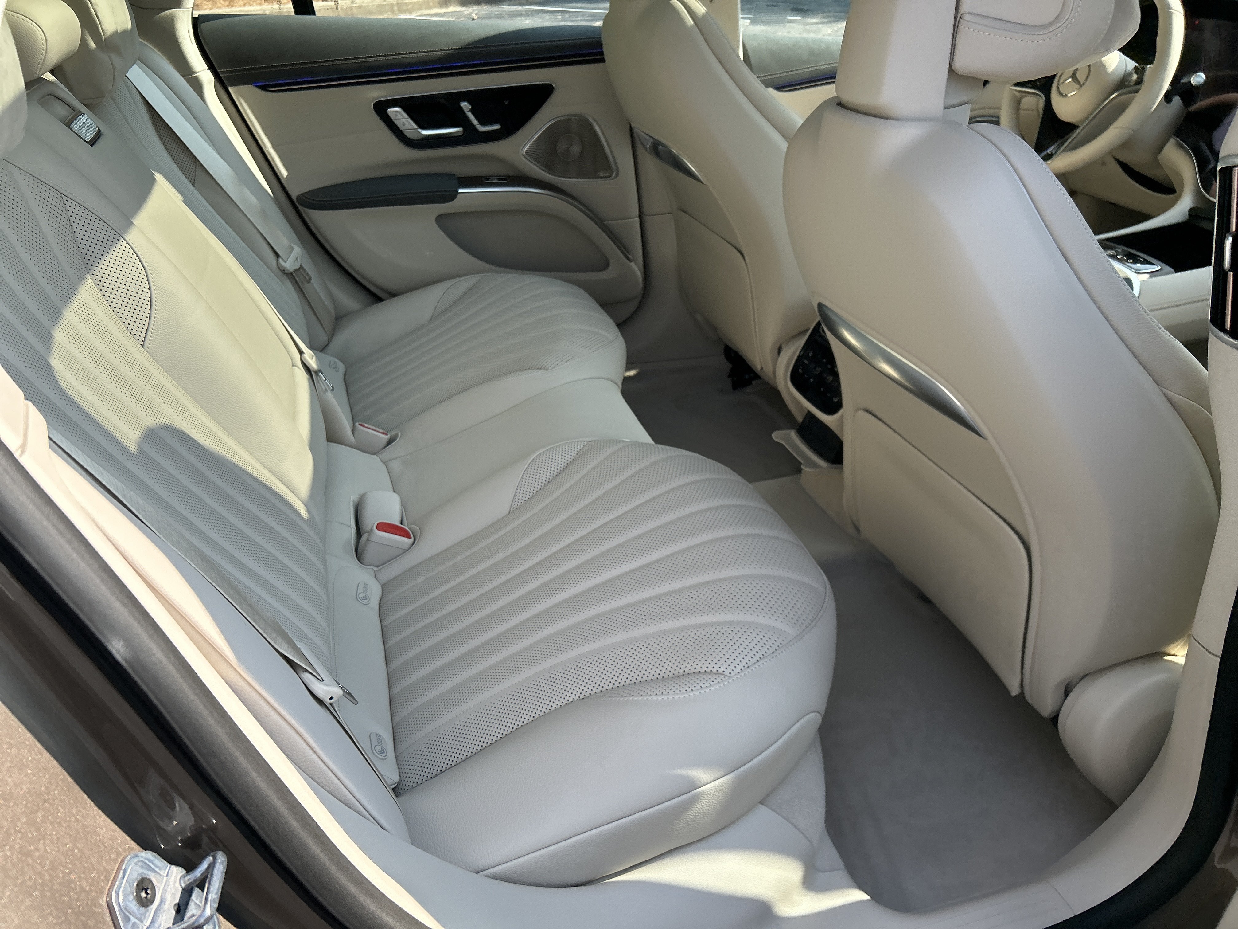 New 2026 Sonoran Brown Metallic Mercedes-Benz EQS 450 4MATIC® Sedan image 39
