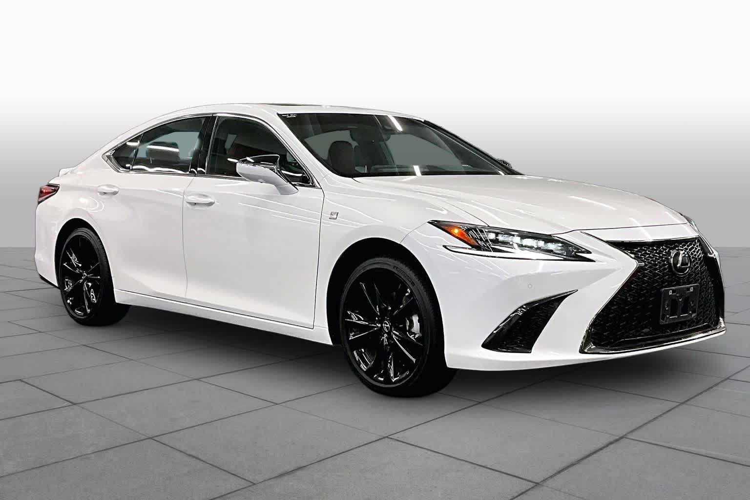 Used 2024 Ultra White Lexus F SPORT Handling image 2
