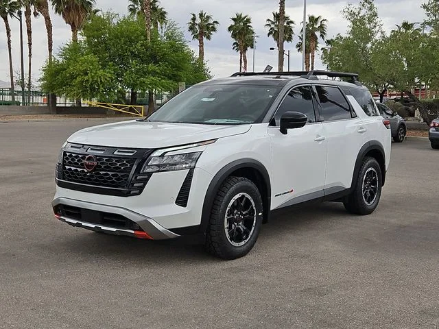 New 2026 Everest White Pearl TriCoat / Super Black Two-tone Nissan Rock Creek® image 2
