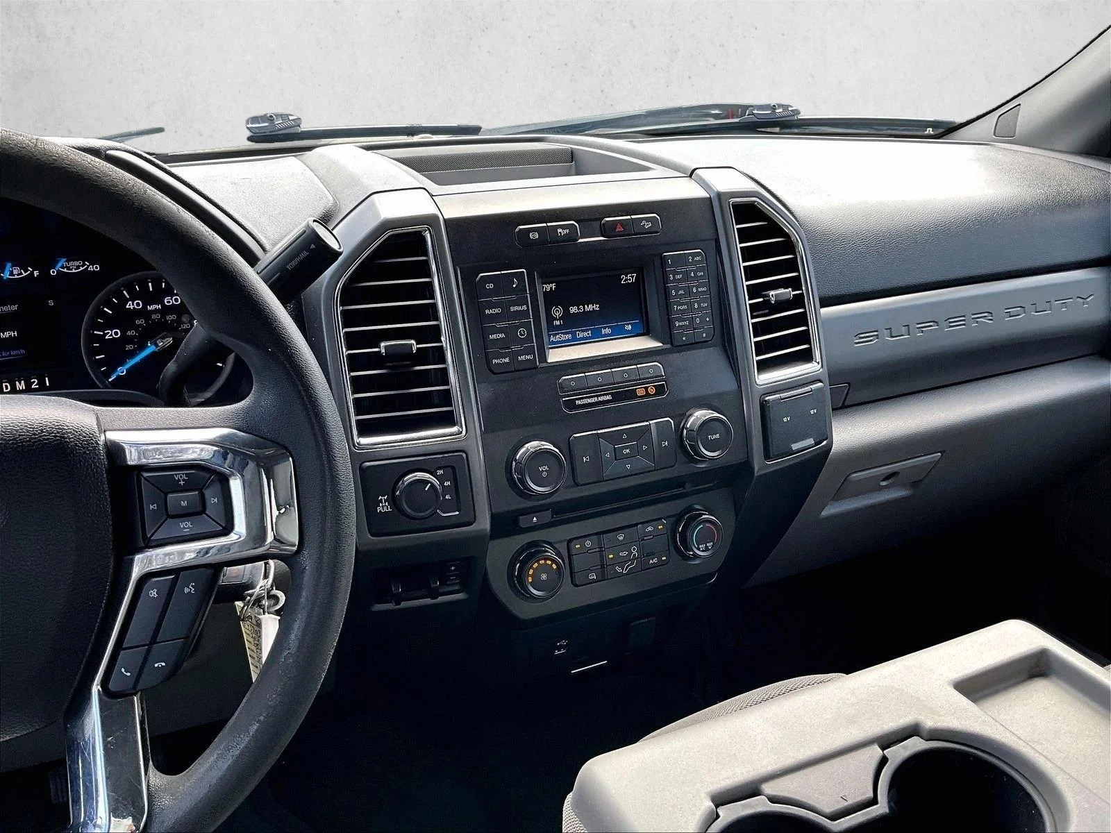 Used 2017 Oxford White Ford XLT image 8