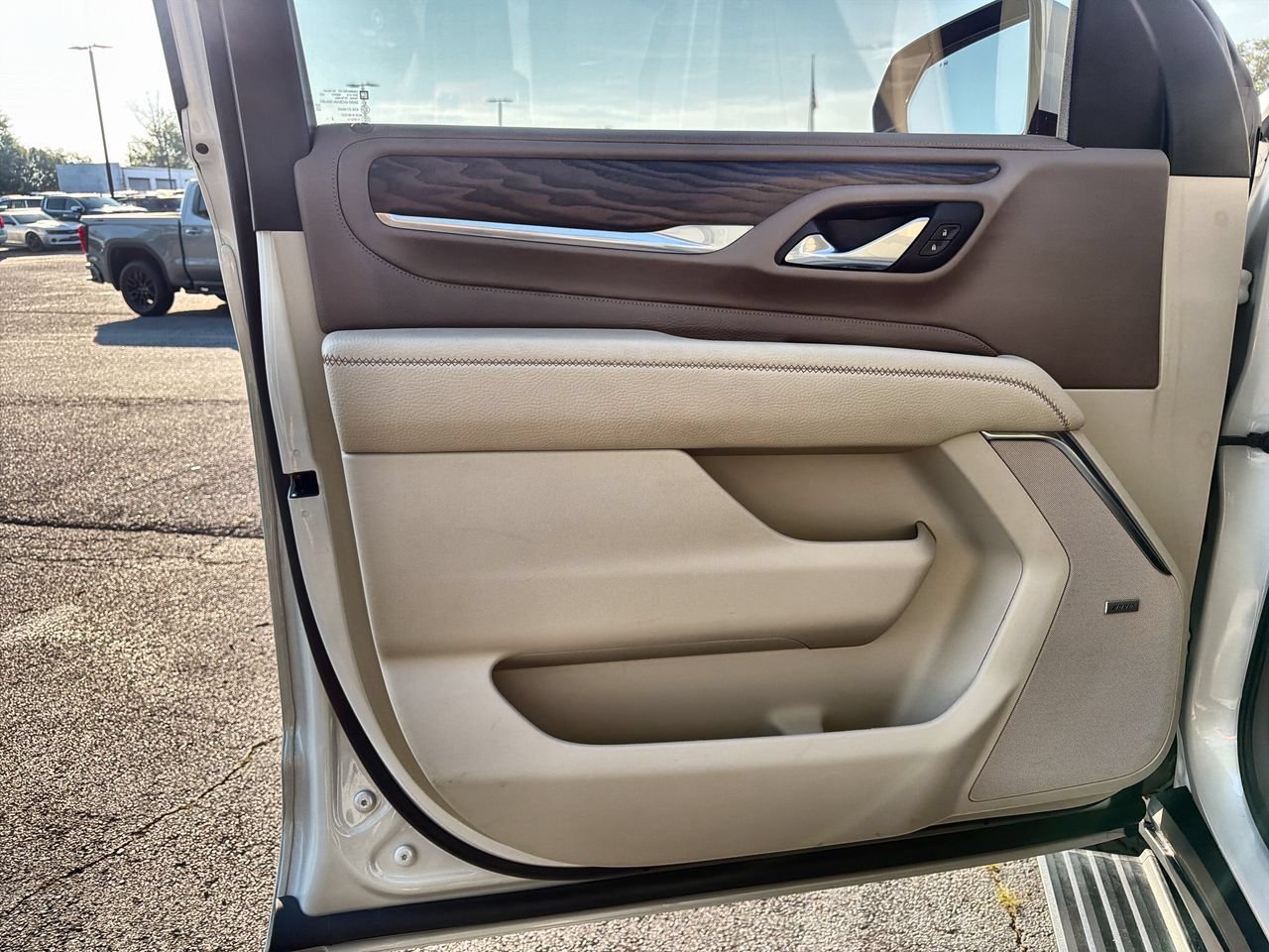 Used 2023 WHITE FROST TRICOAT GMC Denali image 18