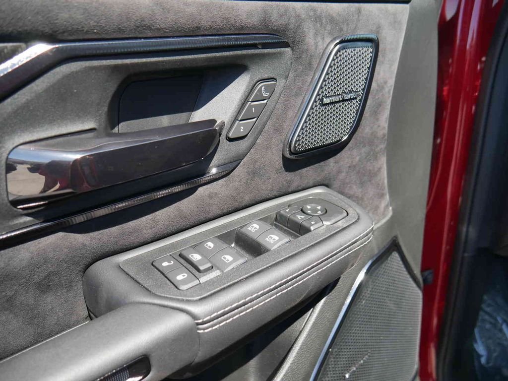New 2026 Molten Red Pearl-Coat Exterior Paint RAM  image 24