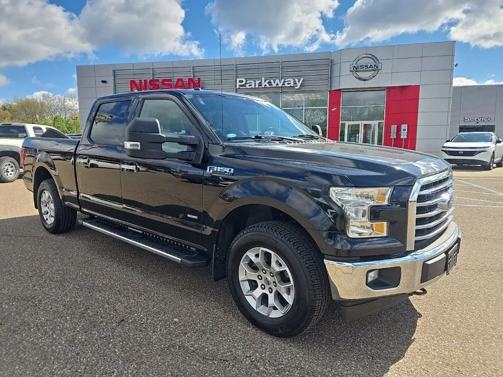 Used 2017 Black Ford XLT image 1