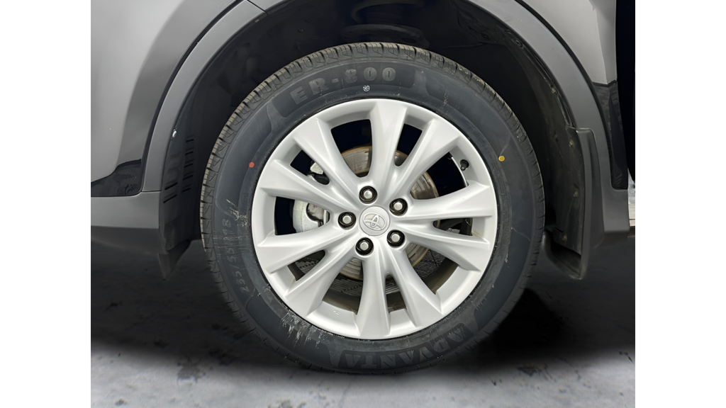 Used 2015 Black Toyota Limited image 26