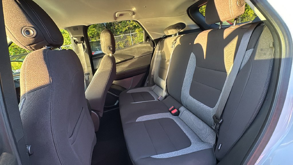 Used 2025 Summit White Chevrolet LT image 23