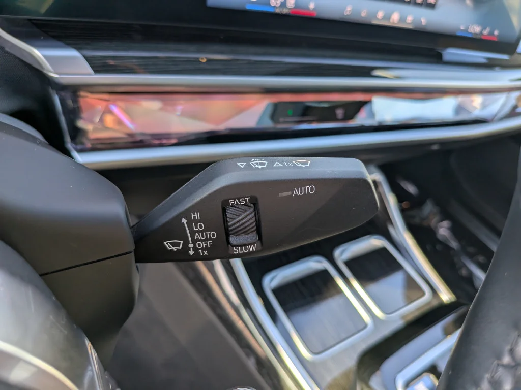 Used 2023 Black BMW 740i image 27
