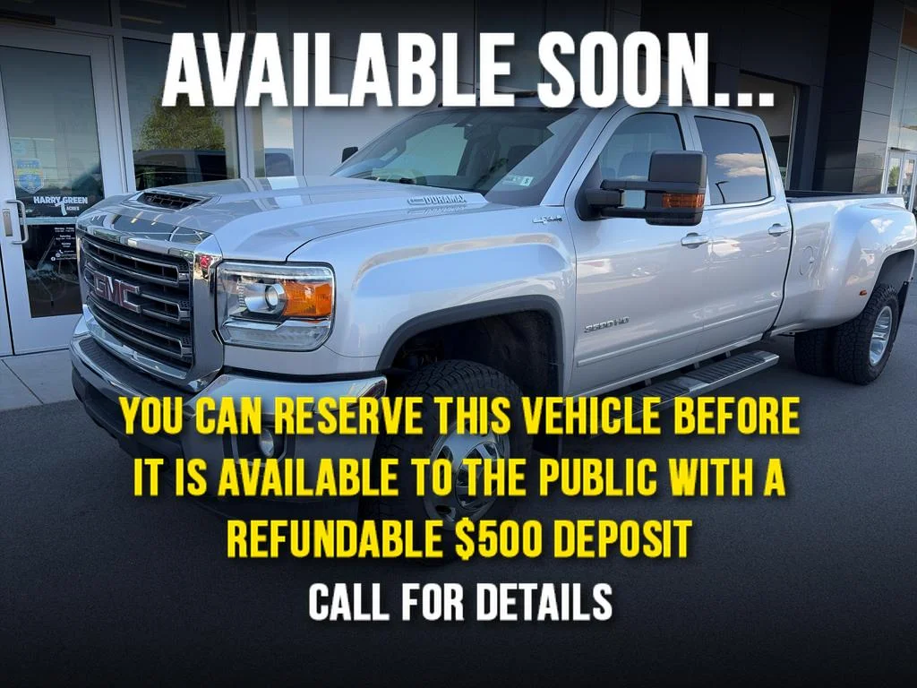 2017 GMC Sierra 4WD Crew Cab Long Box SLE's photo
