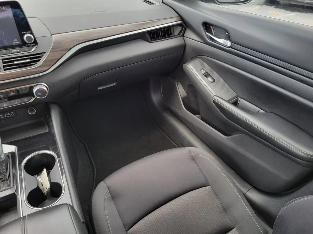 Used 2024 Black Nissan 2.5 SV image 18