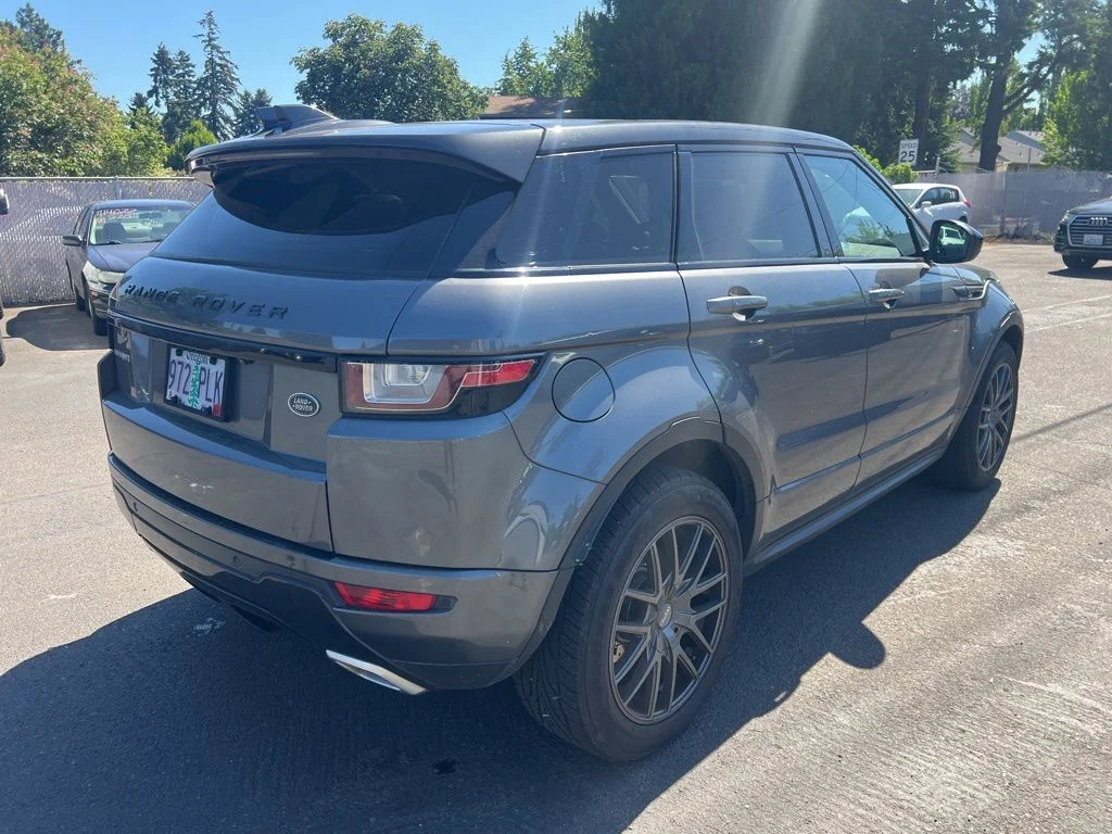 Used 2018 Gray Land Rover Landmark Edition image 4