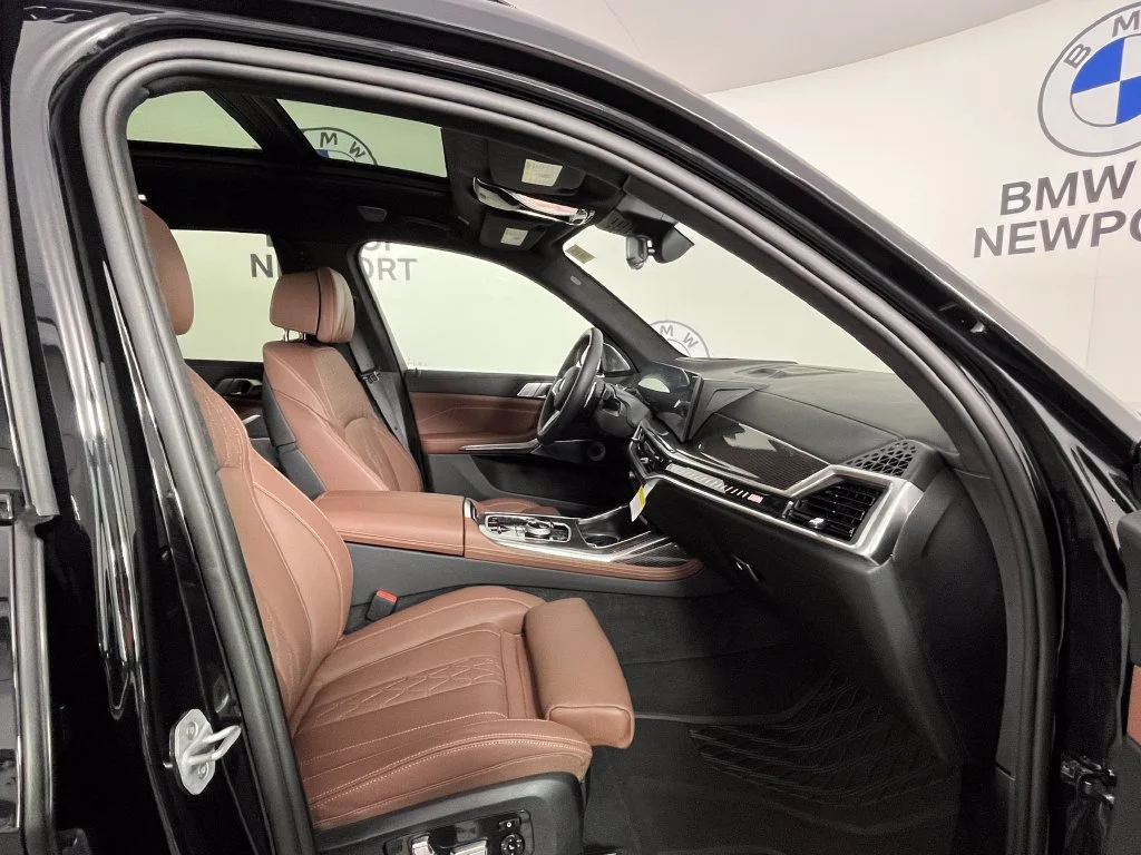 Certified Used 2027 Black Sapphire Metallic BMW M60i image 26