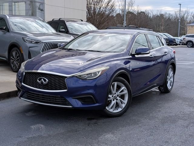 2017 INFINITI QX30 Luxury