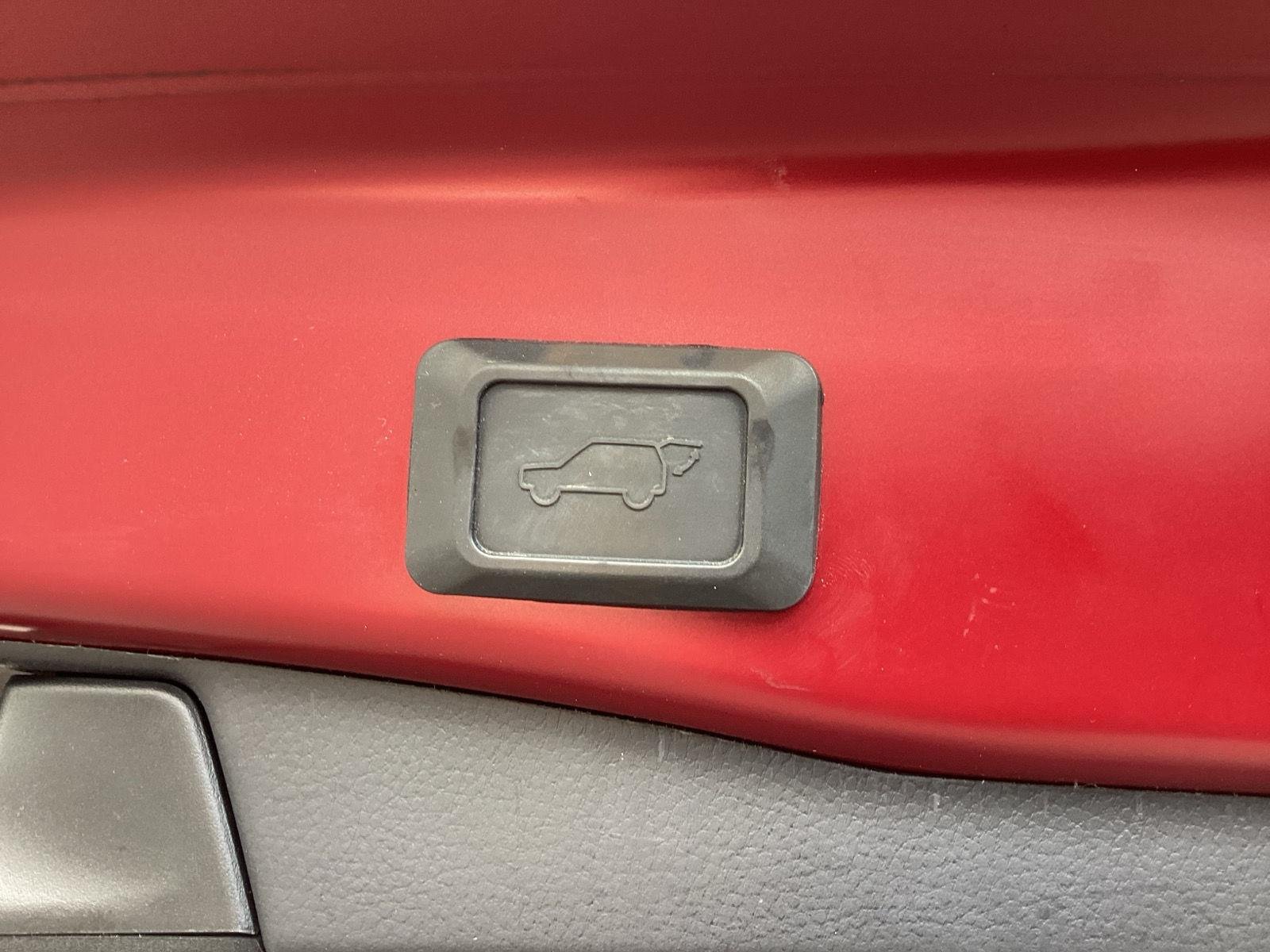 Used 2021 Ruby Flare Pearl Toyota XLE image 8