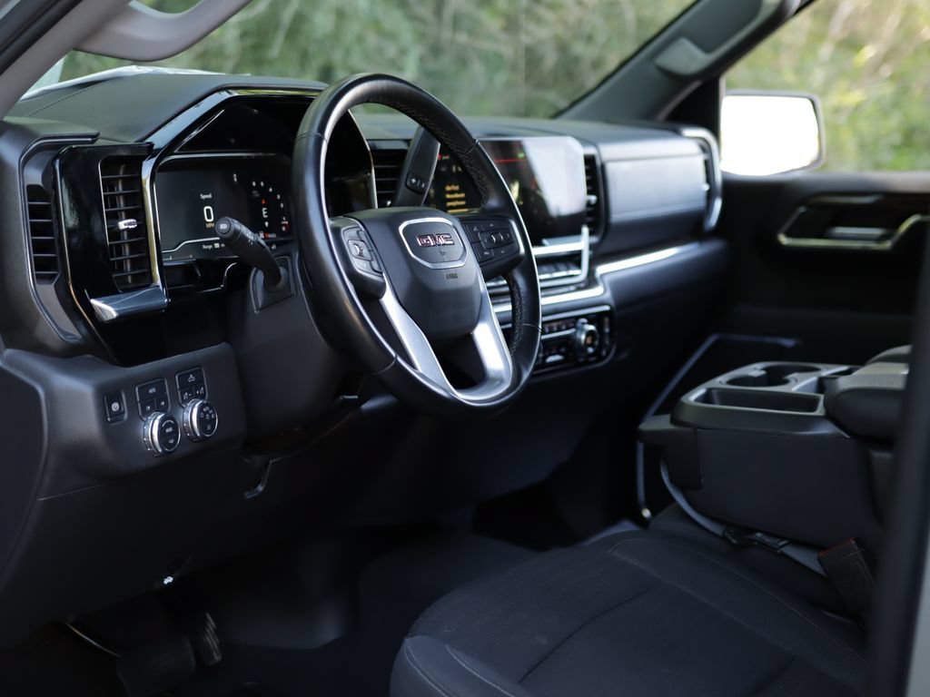 Used 2024 Sterling Metallic GMC Elevation image 9