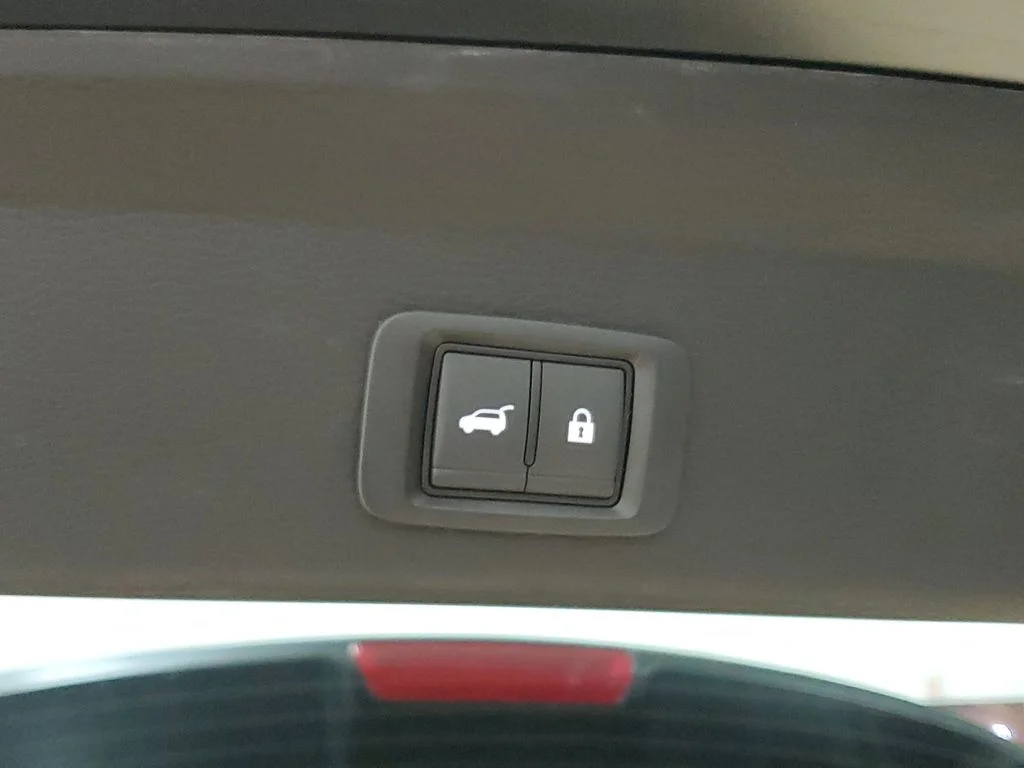 New 2026 Gray Mitsubishi SEL image 10
