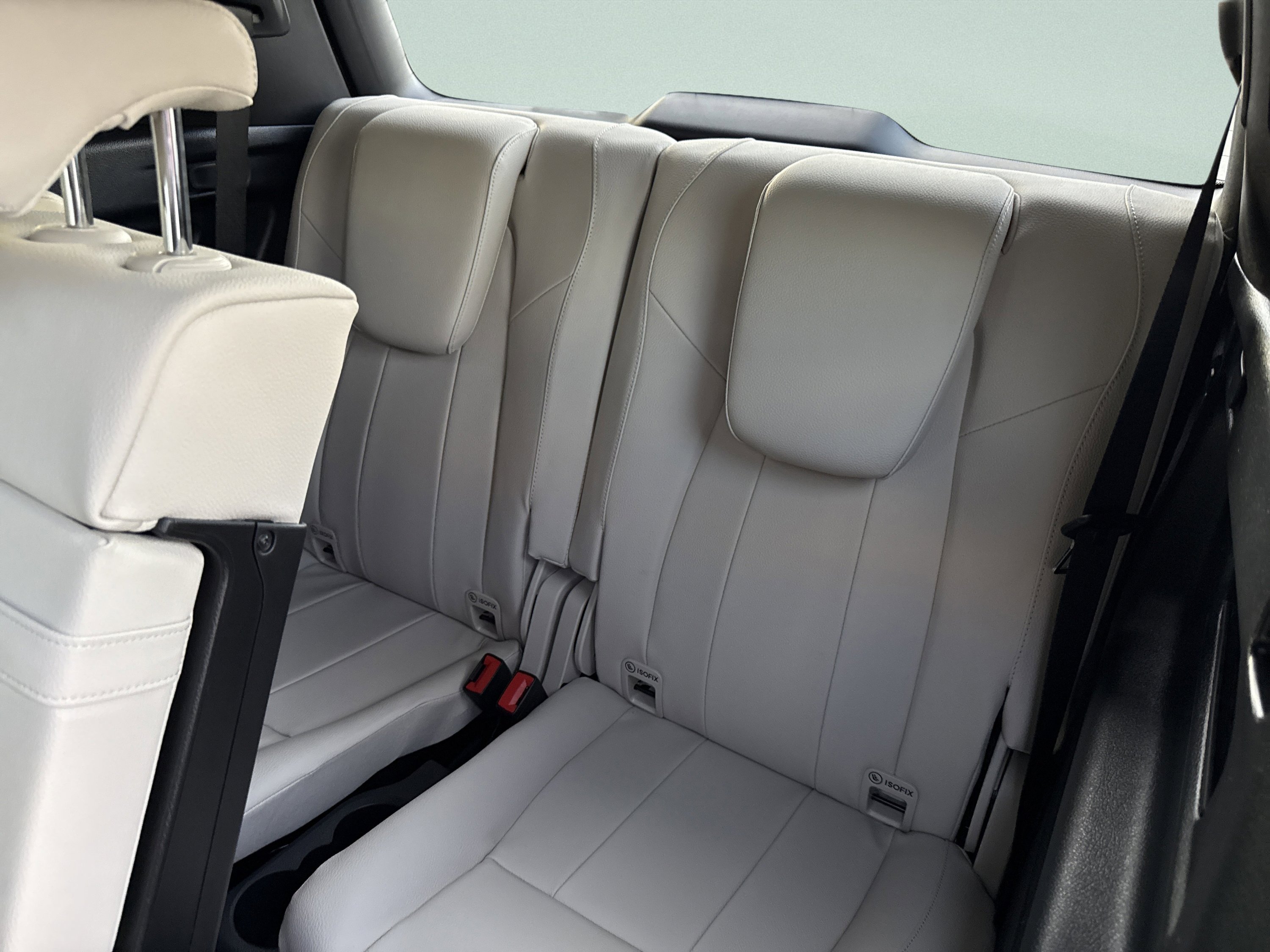 New 2026 Polar White Mercedes-Benz GLB 250 image 31
