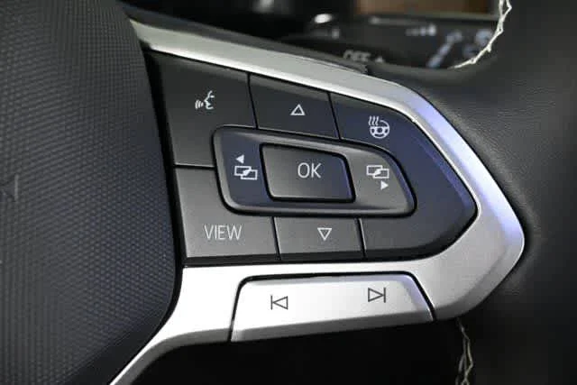 New 2026 Deep Black Pearl Volkswagen 2.0T SE w/Technology image 25