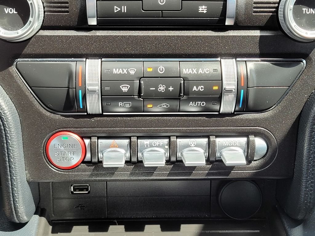 Used 2021 White Ford EcoBoost image 20