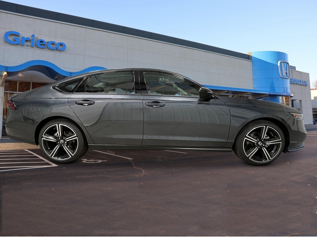 New 2026 Meteorite Gray Metallic Honda SE image 7