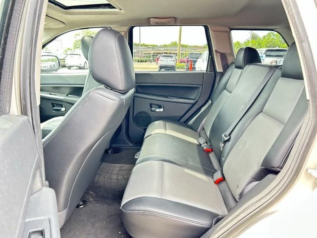 Used 2009 Light Graystone Pearl Jeep Laredo image 16
