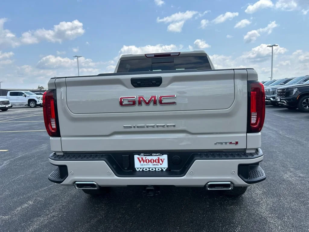 2026 GMC Sierra 1500 AT4 - Photo 9