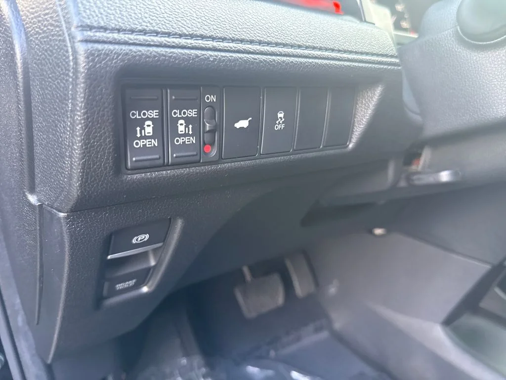 Used 2025 Crystal Black Pearl Honda Sport-L image 17