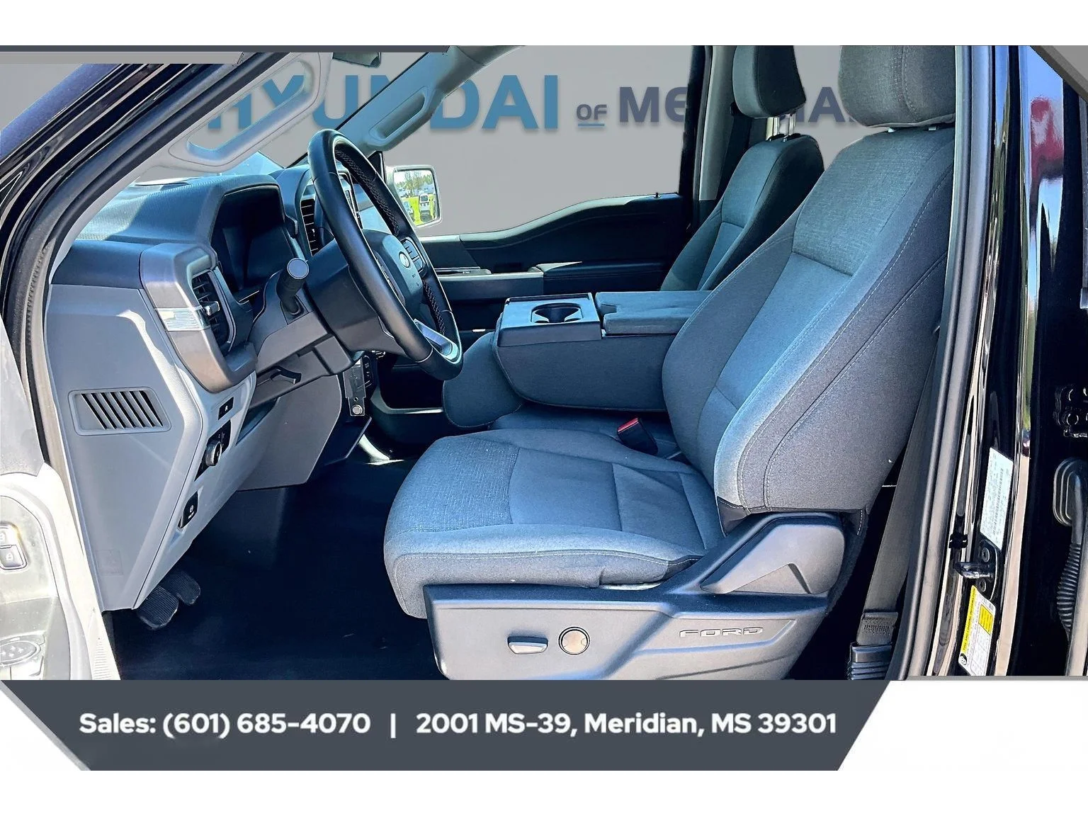 Used 2025 AGATE BLACK METALLIC Ford XLT image 18