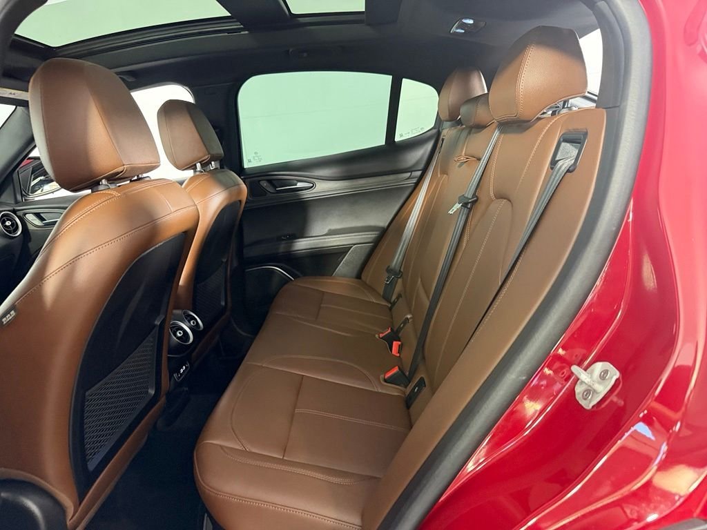 Used 2023 Alfa Rosso Alfa Romeo Ti image 22