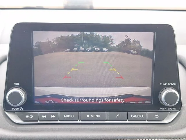 Used 2025 White Nissan S image 21