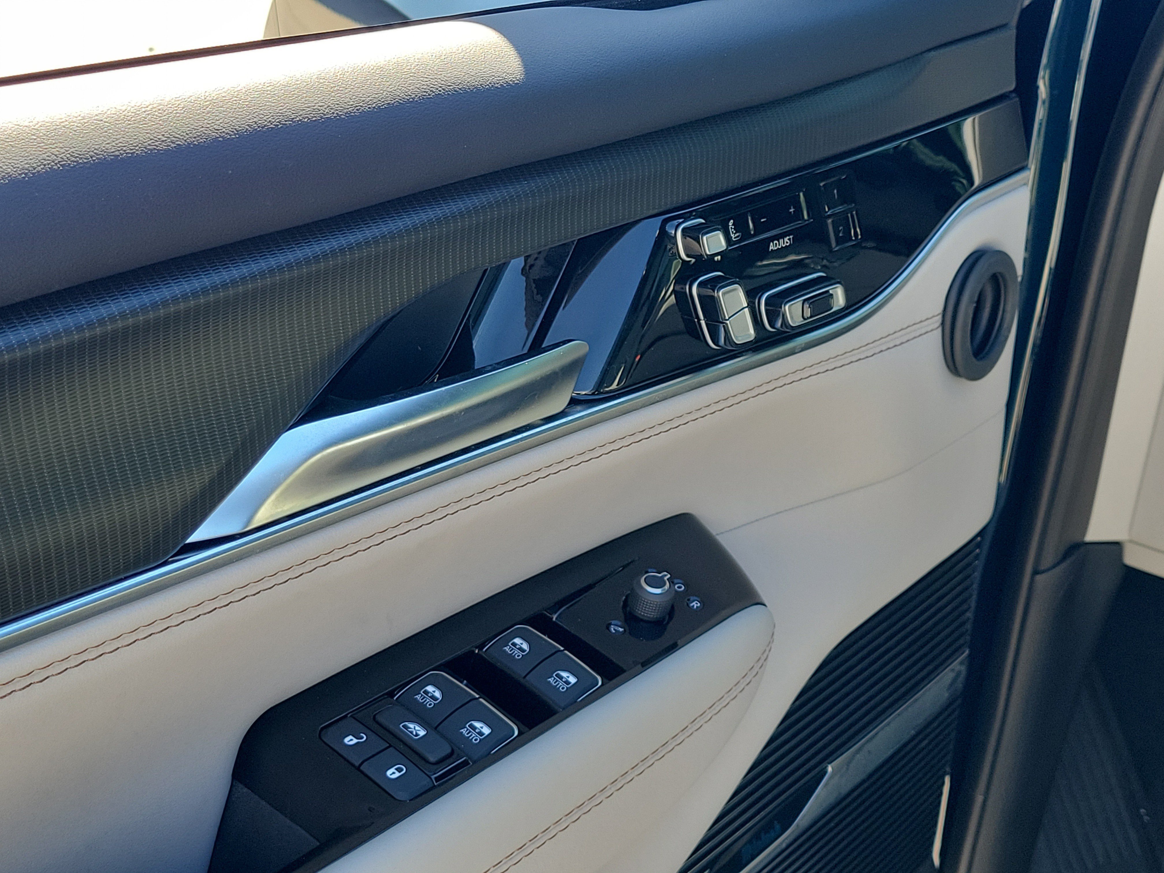 New 2026 Fathom Blue Pearlcoat Jeep Summit Obsidian image 17
