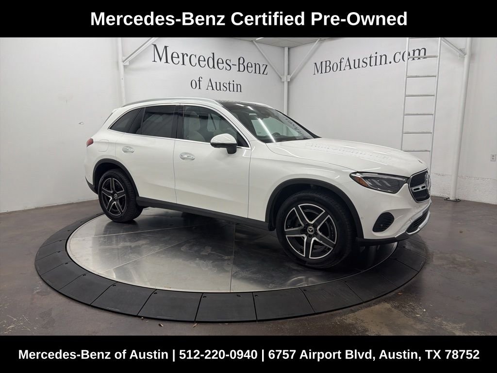2026 Mercedes-Benz GLC GLC 300's photo