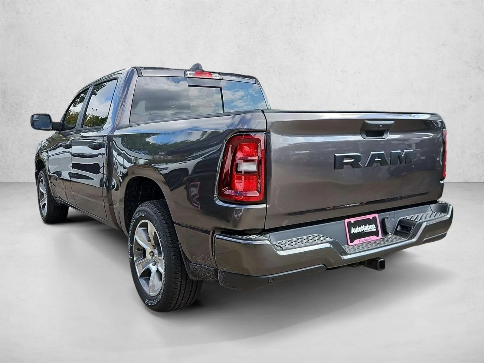 New 2027 Granite Crystal Metallic Clearcoat Ram Express image 9