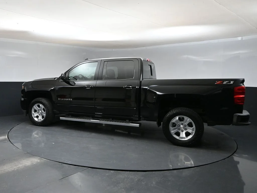 Used 2018 Black Chevrolet LT image 4