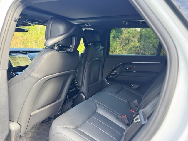 New 2027 Fuji White Land Rover SE image 12