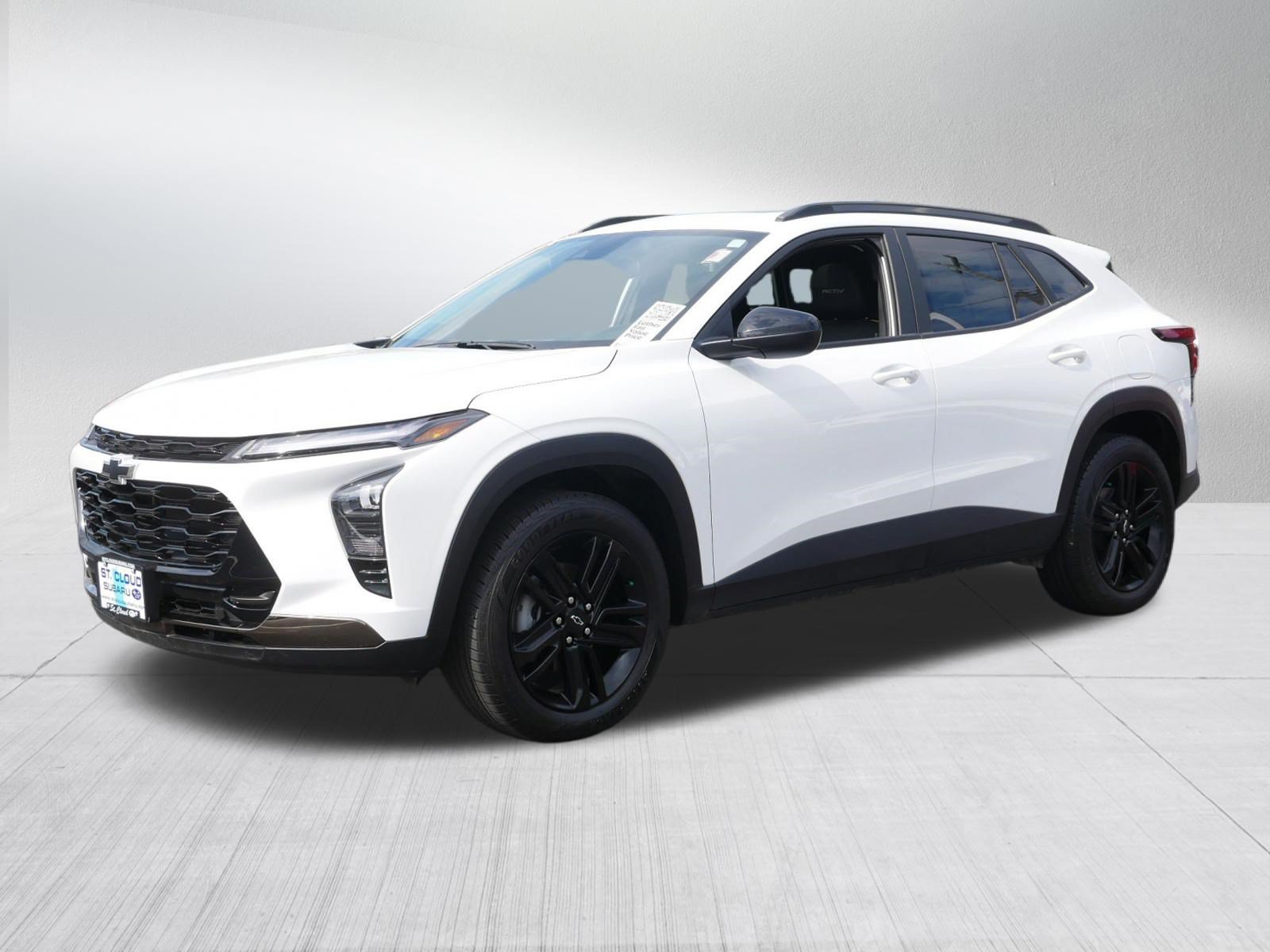 Used 2025 Summit White Chevrolet ACTIV image 3