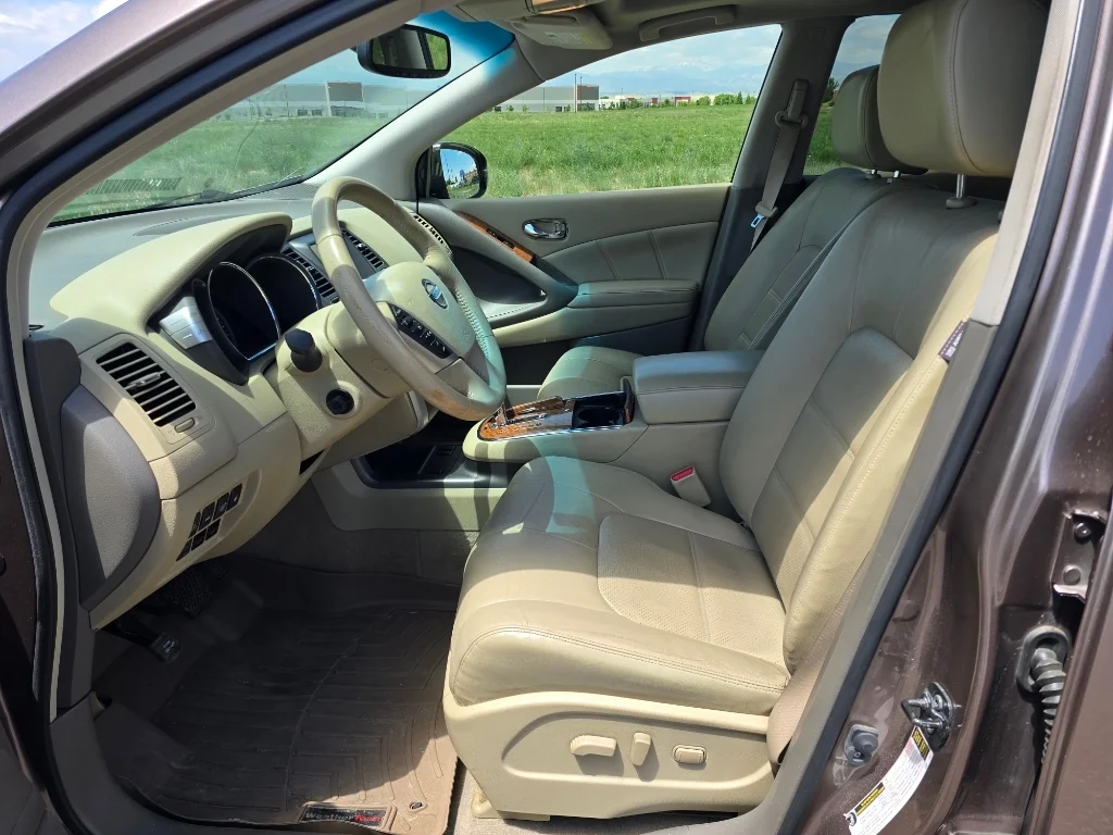 Used 2014 Tinted Bronze Metallic Nissan LE image 12