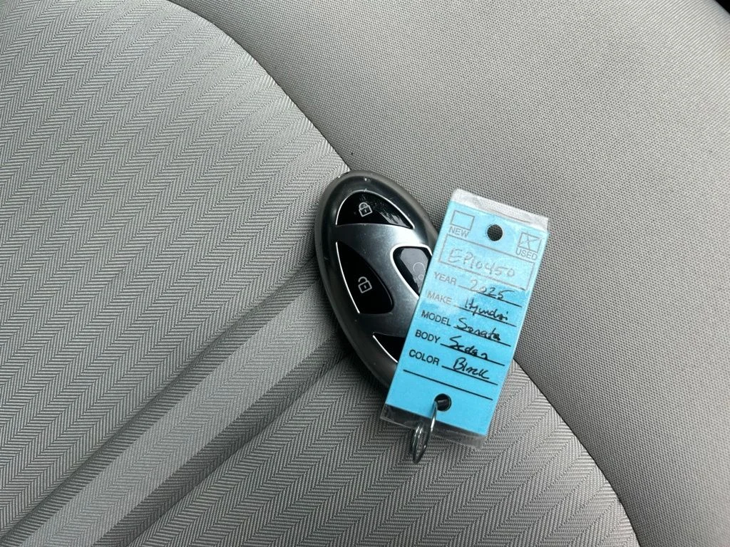 Used 2025 Blue Hyundai SEL image 30