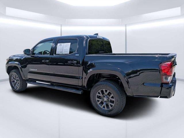 Used 2022 Midnight Black Metallic Toyota SR5 image 5