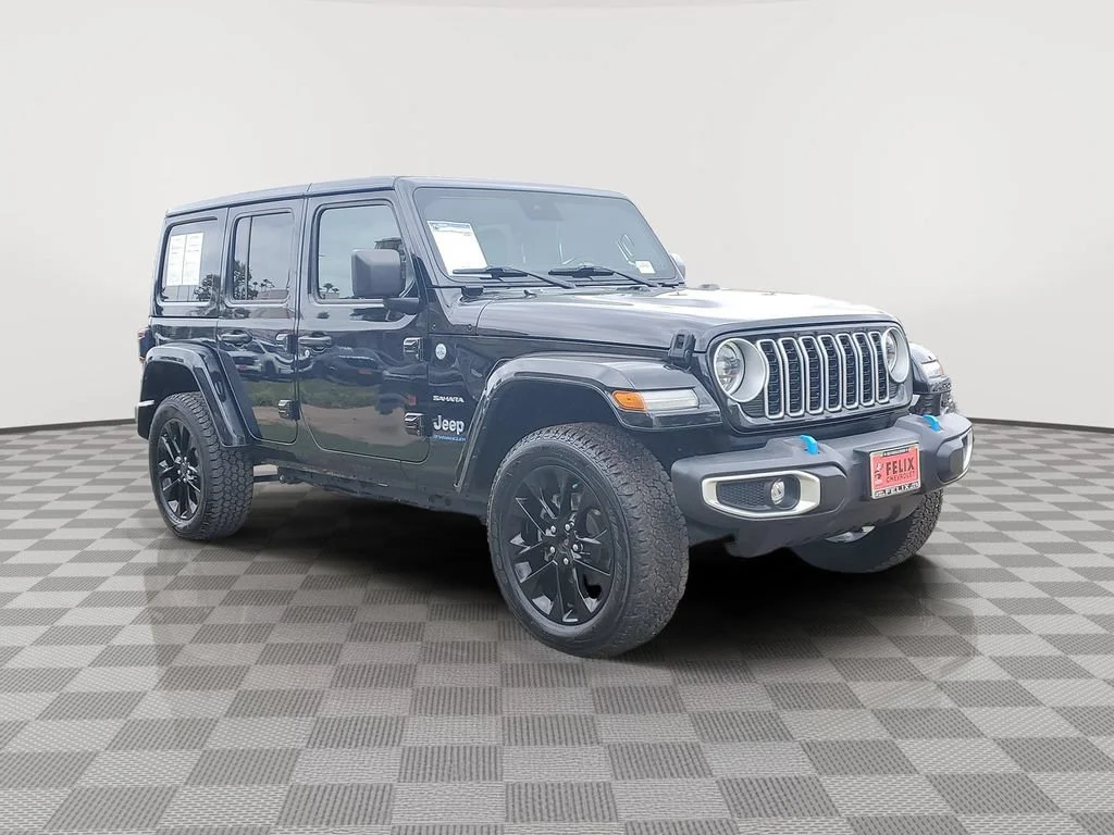 Used 2024  Jeep Sahara image 3