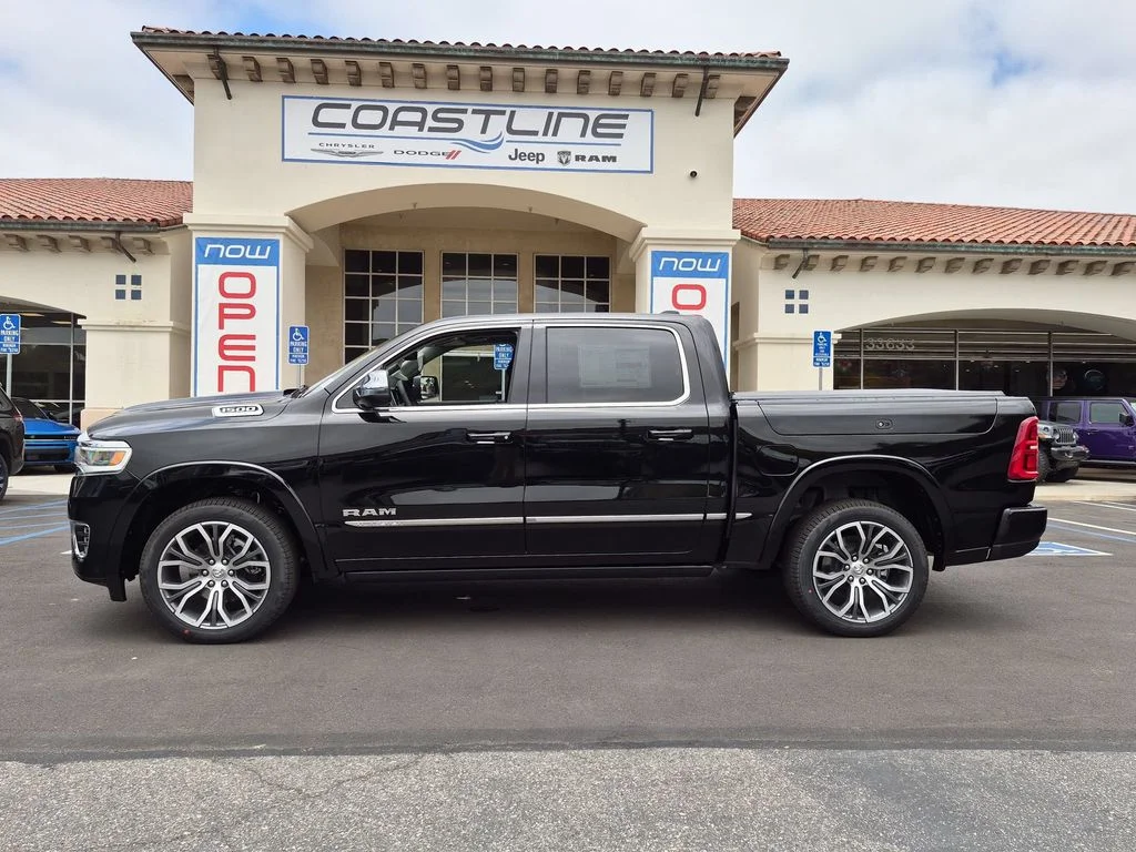 New 2026 Diamond Black Crystal Pearl-Coat Exterior Paint RAM Tungsten image 8
