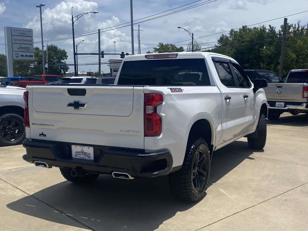 Used 2024 White Chevrolet Custom Trail Boss image 9