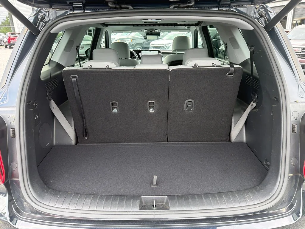 Used 2024 White Hyundai SEL image 18