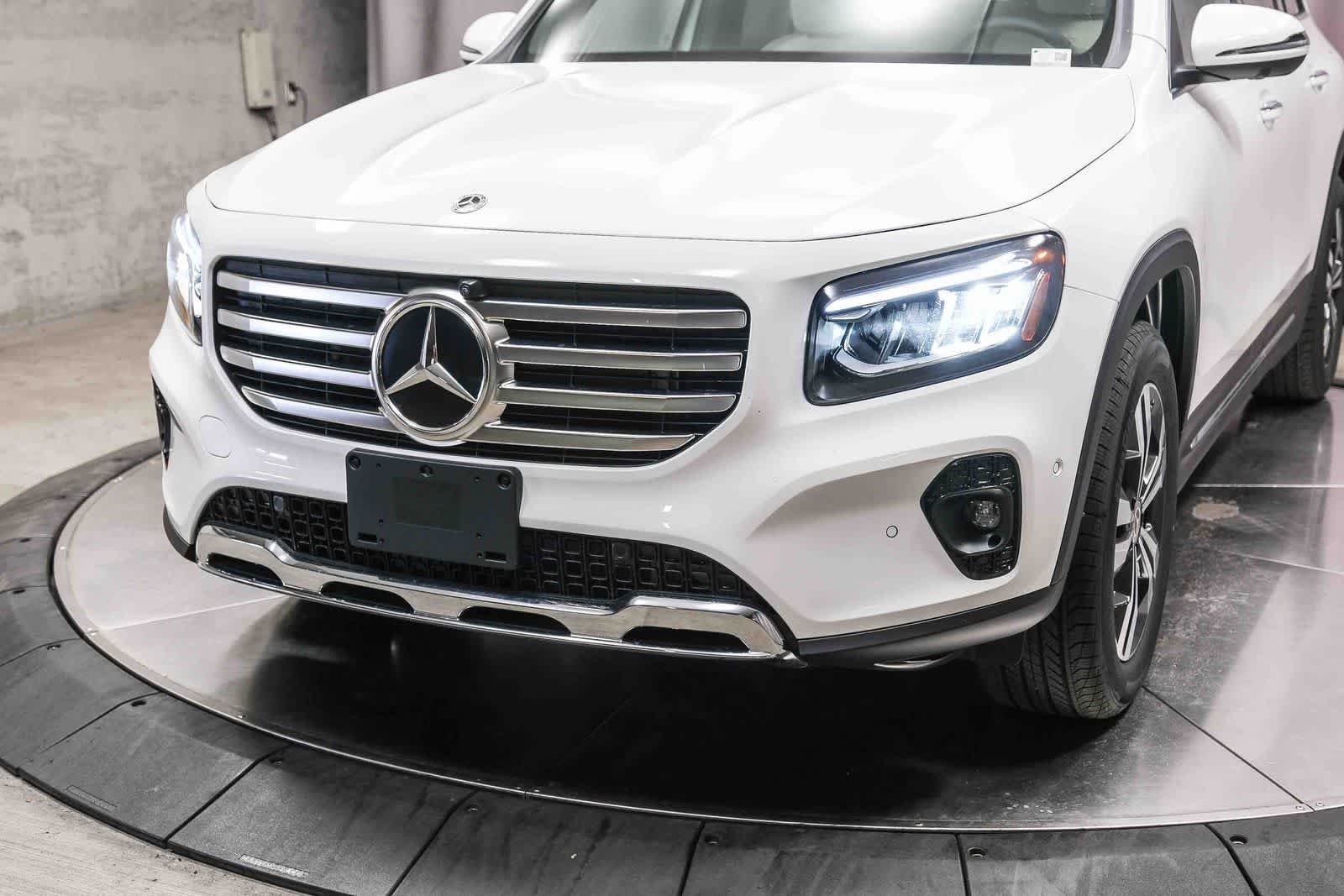 New 2026 Polar White Mercedes-Benz GLB 250 image 52