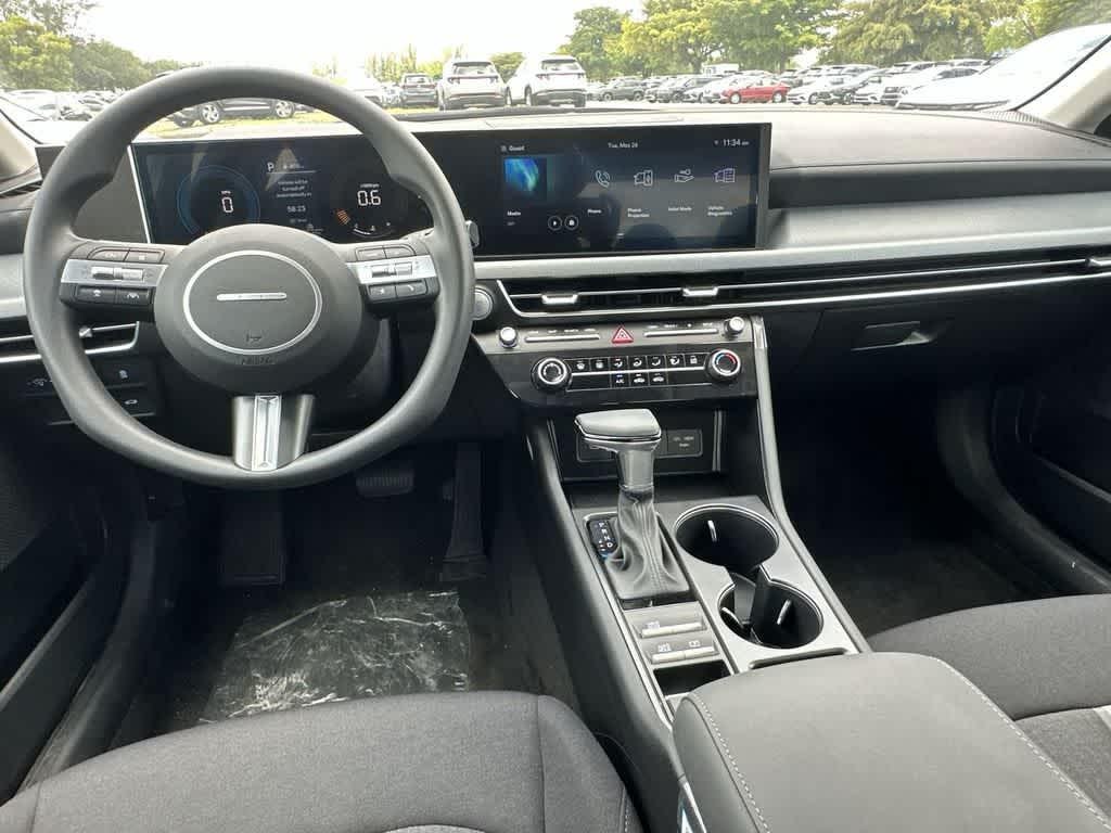 New 2026 Ultimate red Hyundai SE image 15